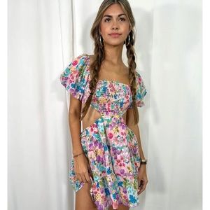 Isabelles cabinet dress. only worn once. so pretty and so flattering on !!!